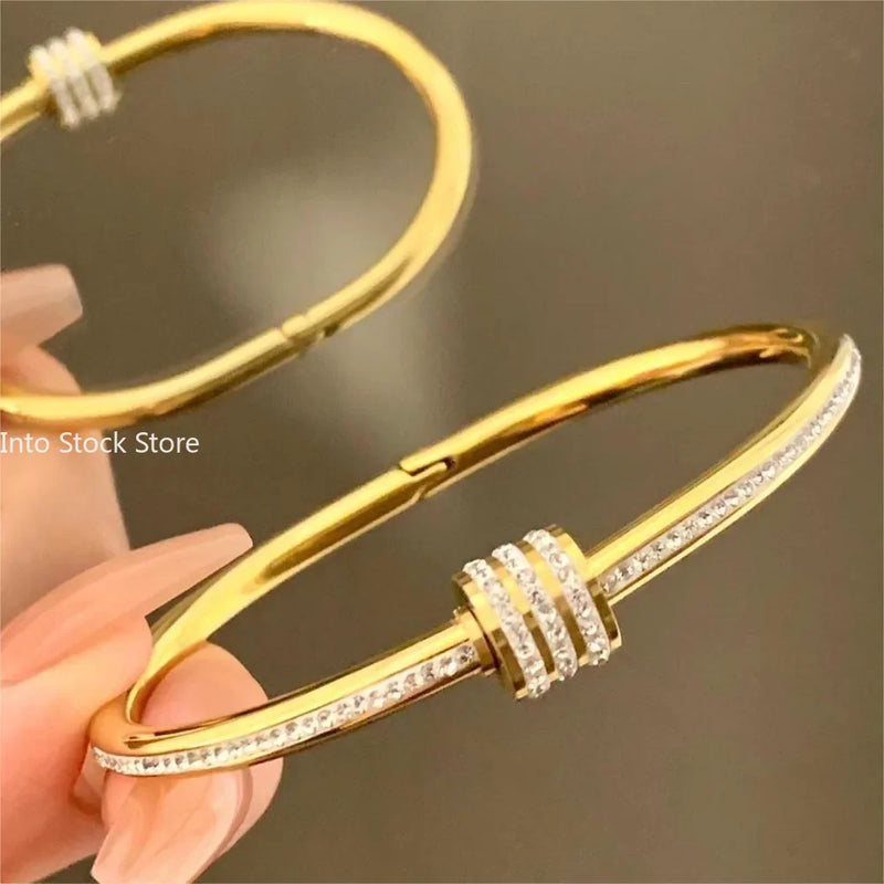 Luxury Titanium Steel Shell Bracelet for Women